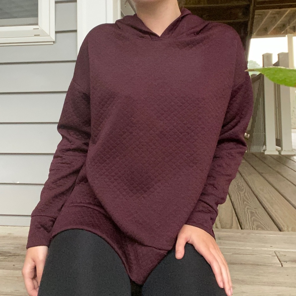 burgundy / wine colored quilted vs hoodie